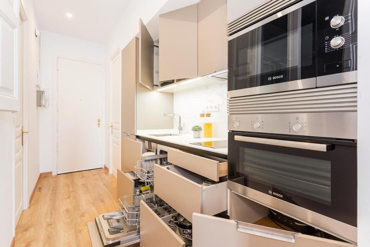 Cozy Apartment Close To Passeig De Gracia Barcelona Exteriör bild