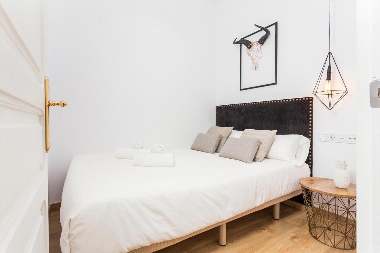 Cozy Apartment Close To Passeig De Gracia Barcelona Exteriör bild